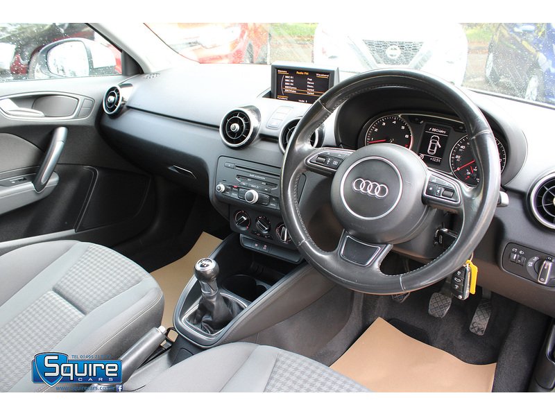Used Audi A1 2011 for sale - 76353021: Photo 2