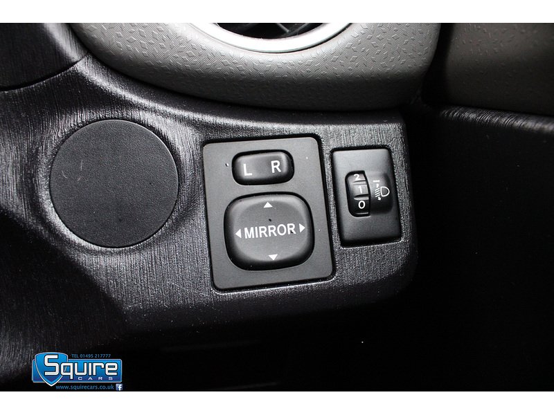 Used Toyota Yaris 2013 for sale - 76437075: Photo 19