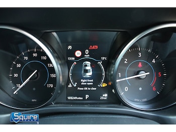 Used Jaguar XE 2018 for sale - 77790199: Photo