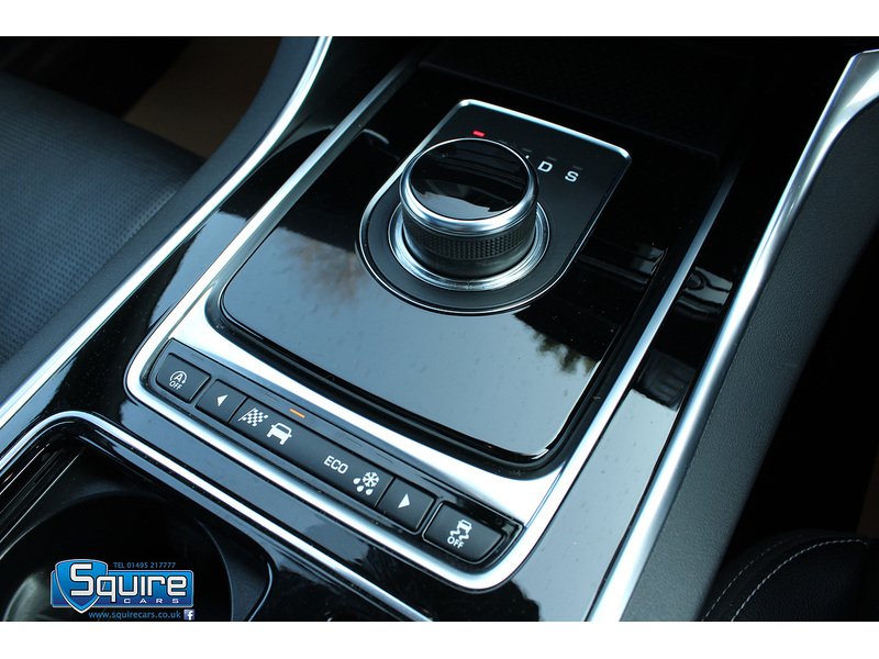 Used Jaguar XE for sale - 77790199: Photo 30