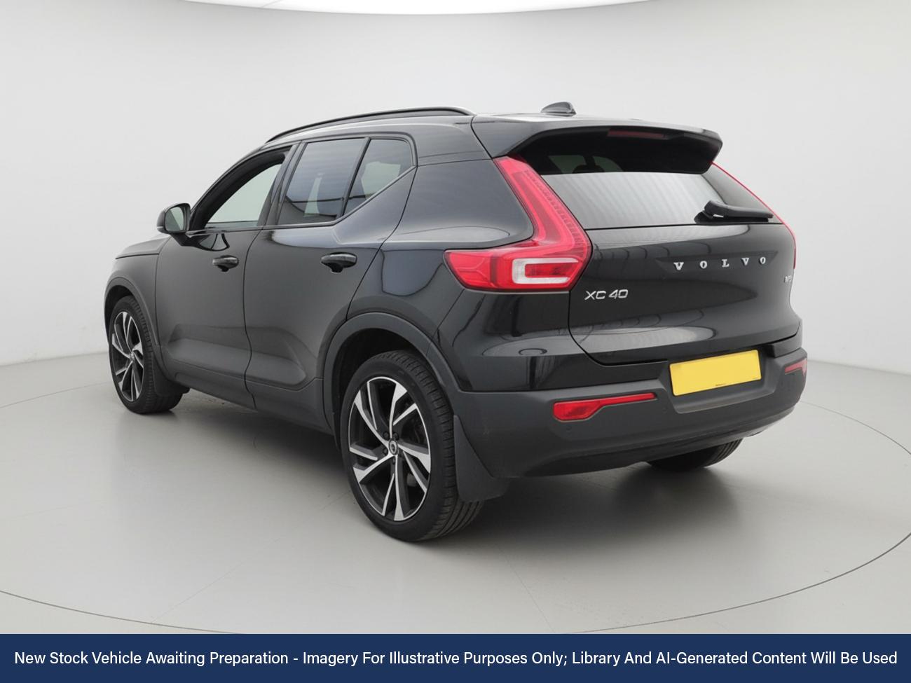 Used Volvo XC40 2021 for sale - 76798453: Photo 2