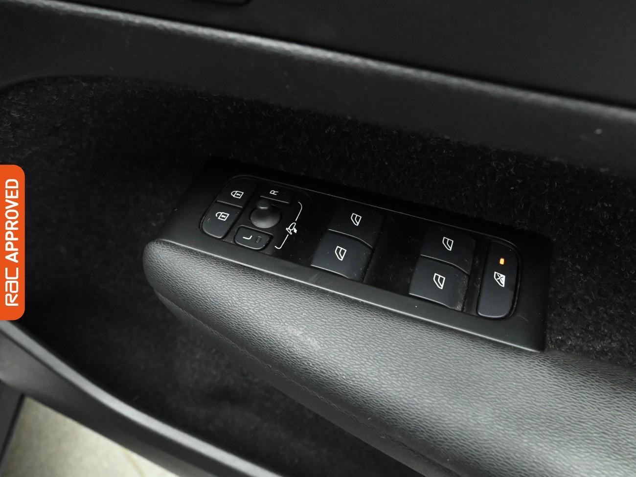 Used Volvo XC40 2021 for sale - 76798453: Photo 28