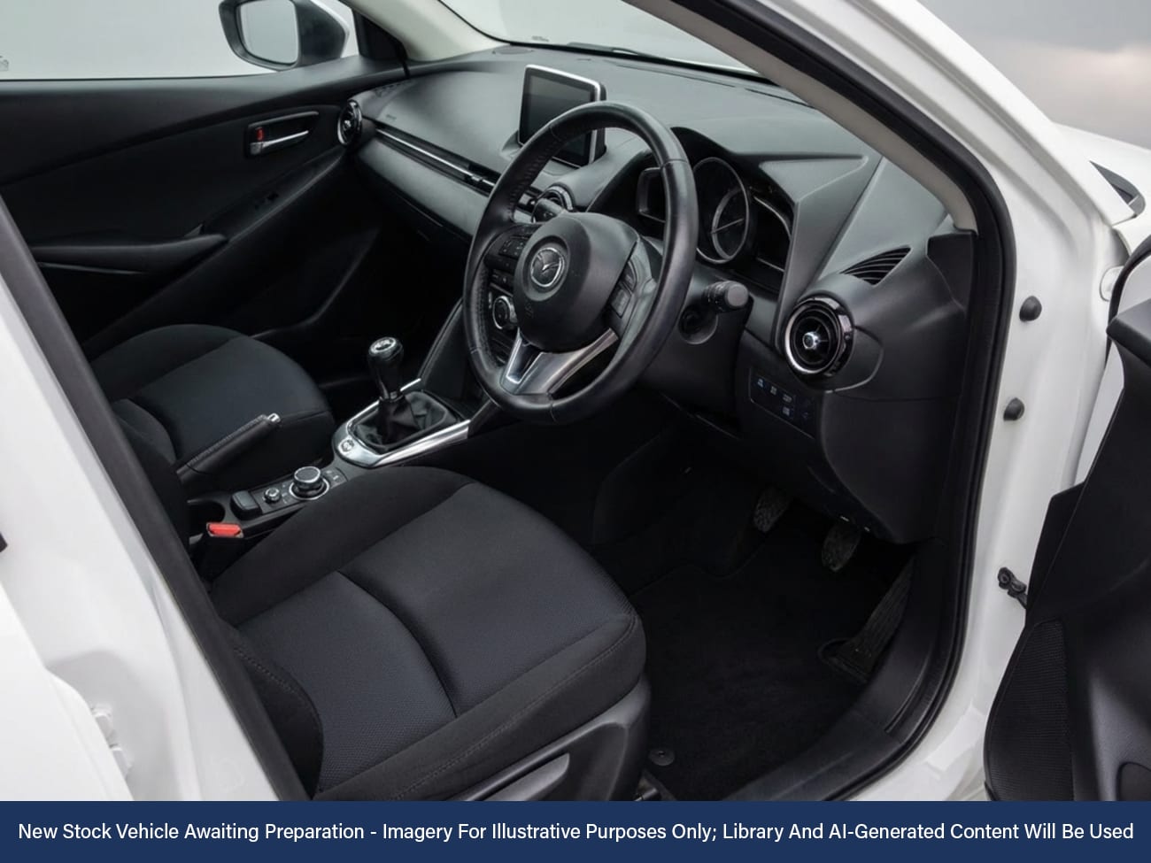 Used Mazda Mazda2 2016 for sale - 77728632: Photo 3