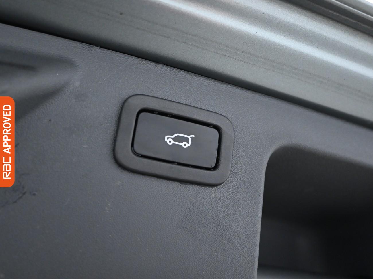 Used Land Rover Discovery Sport 2015 for sale - 77159539: Photo 13