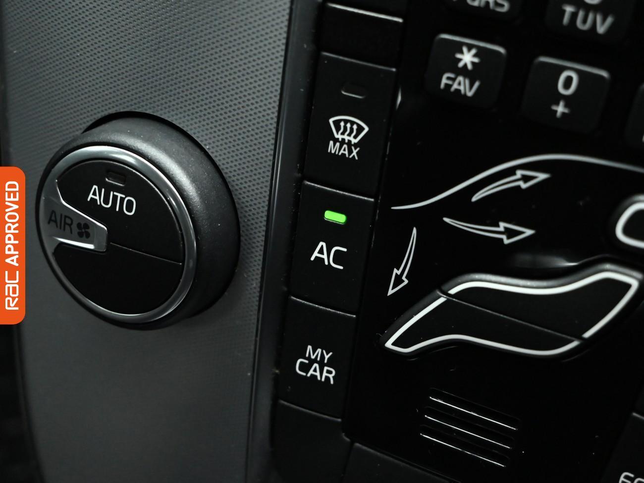 Used Volvo V40 Cross Country 2017 for sale - 76961545: Photo 16