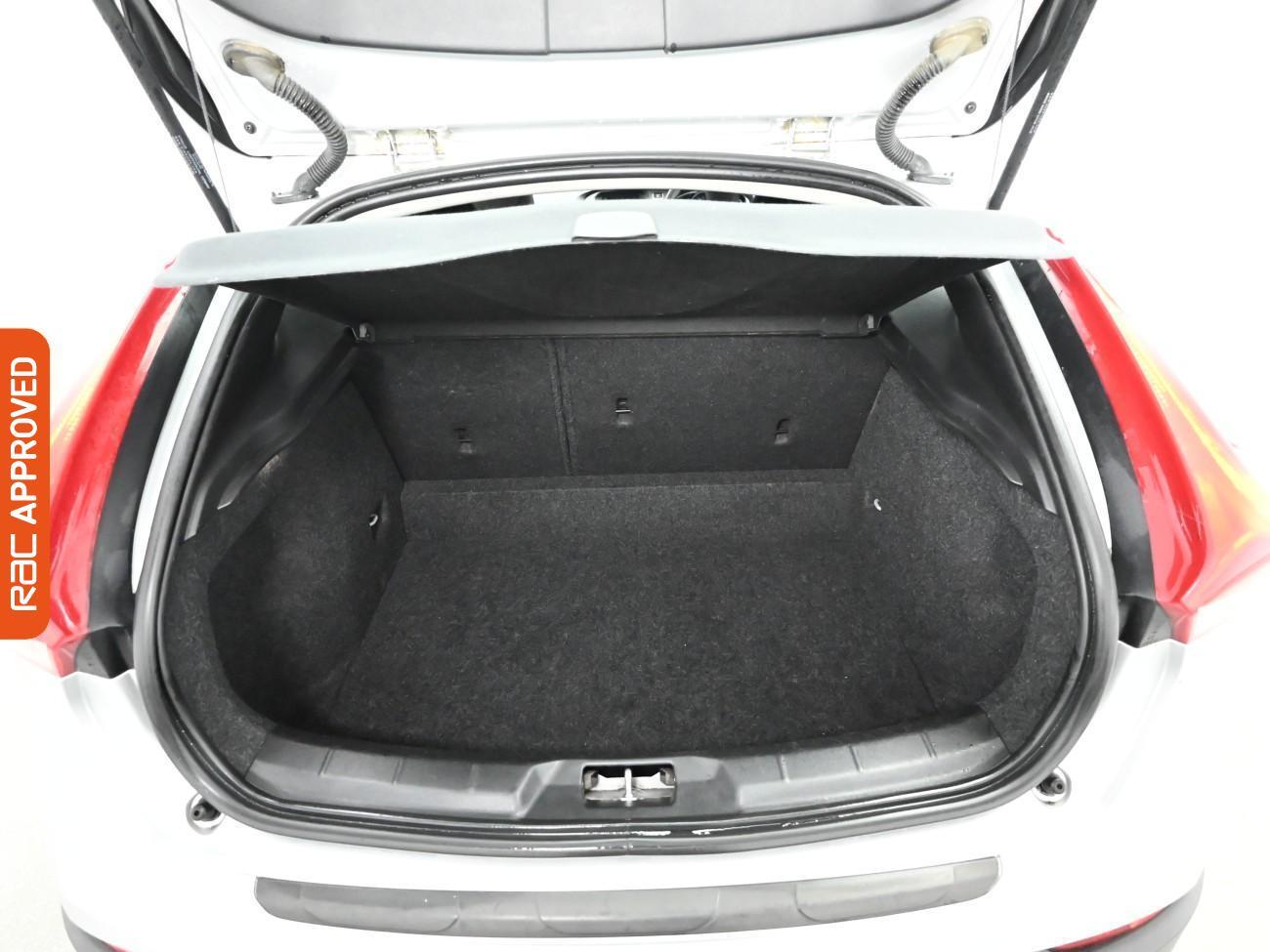 Used Volvo V40 Cross Country 2017 for sale - 76961545: Photo 25