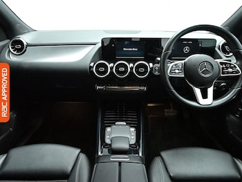 Used Mercedes-Benz GLA 2021 for sale - 77935546: Photo