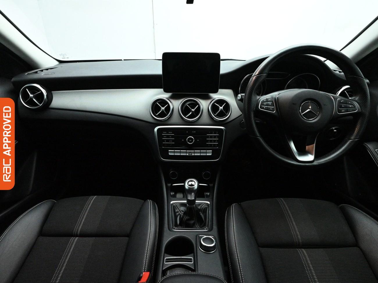 Used Mercedes-Benz GLA 2019 for sale - 77797153: Photo 2