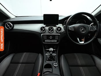 Used Mercedes-Benz GLA 2019 for sale - 77797153: Photo