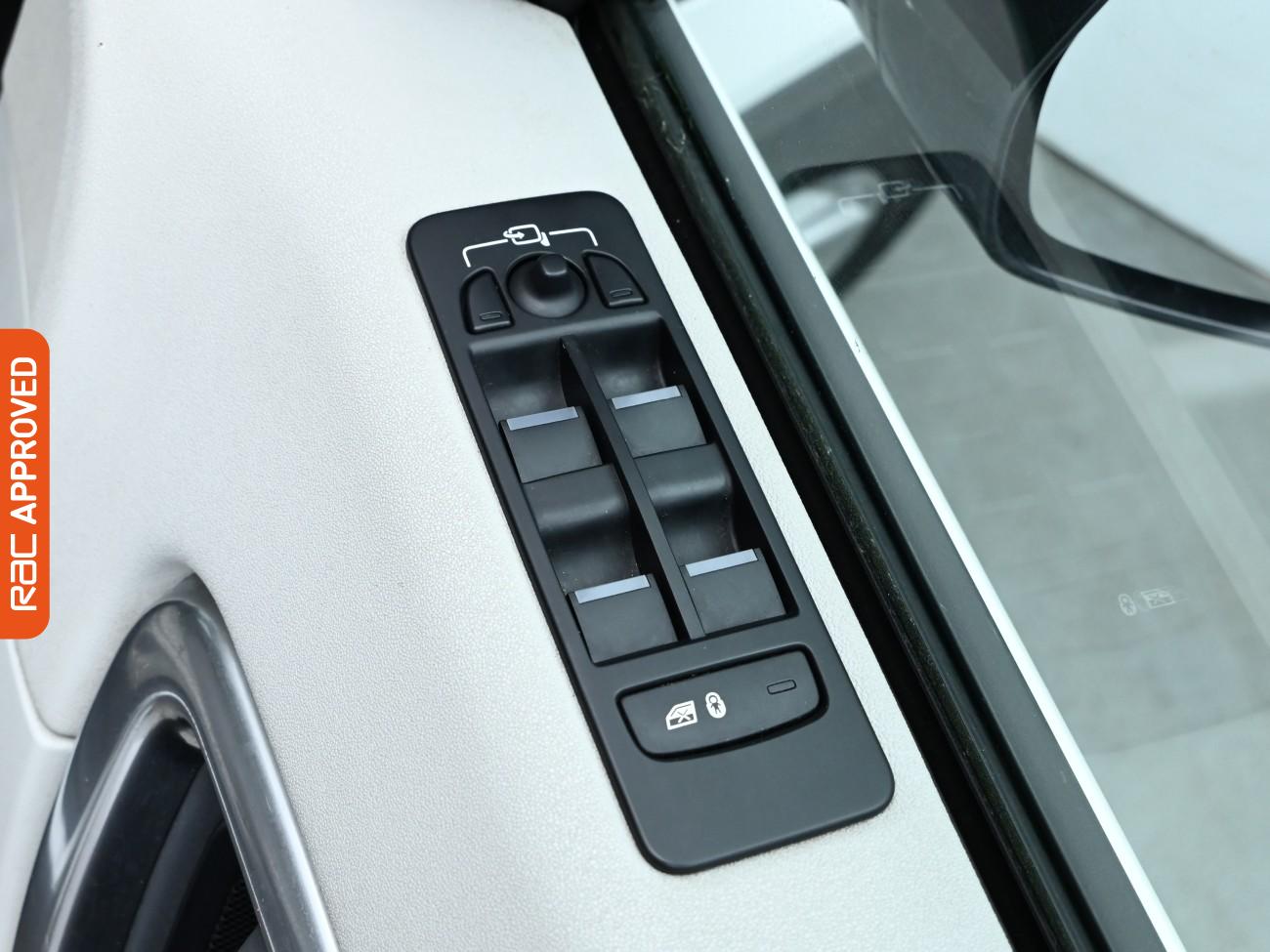 Used Land Rover Discovery Sport 2016 for sale - 76955443: Photo 22