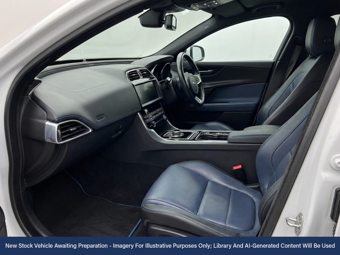 Used Jaguar XE 2016 for sale - 77546433: Photo 3