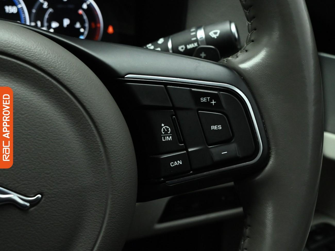 Used Jaguar XF 2016 for sale - 77374341: Photo 24