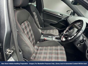 Used Volkswagen Golf 2018 for sale - 77500856: Photo