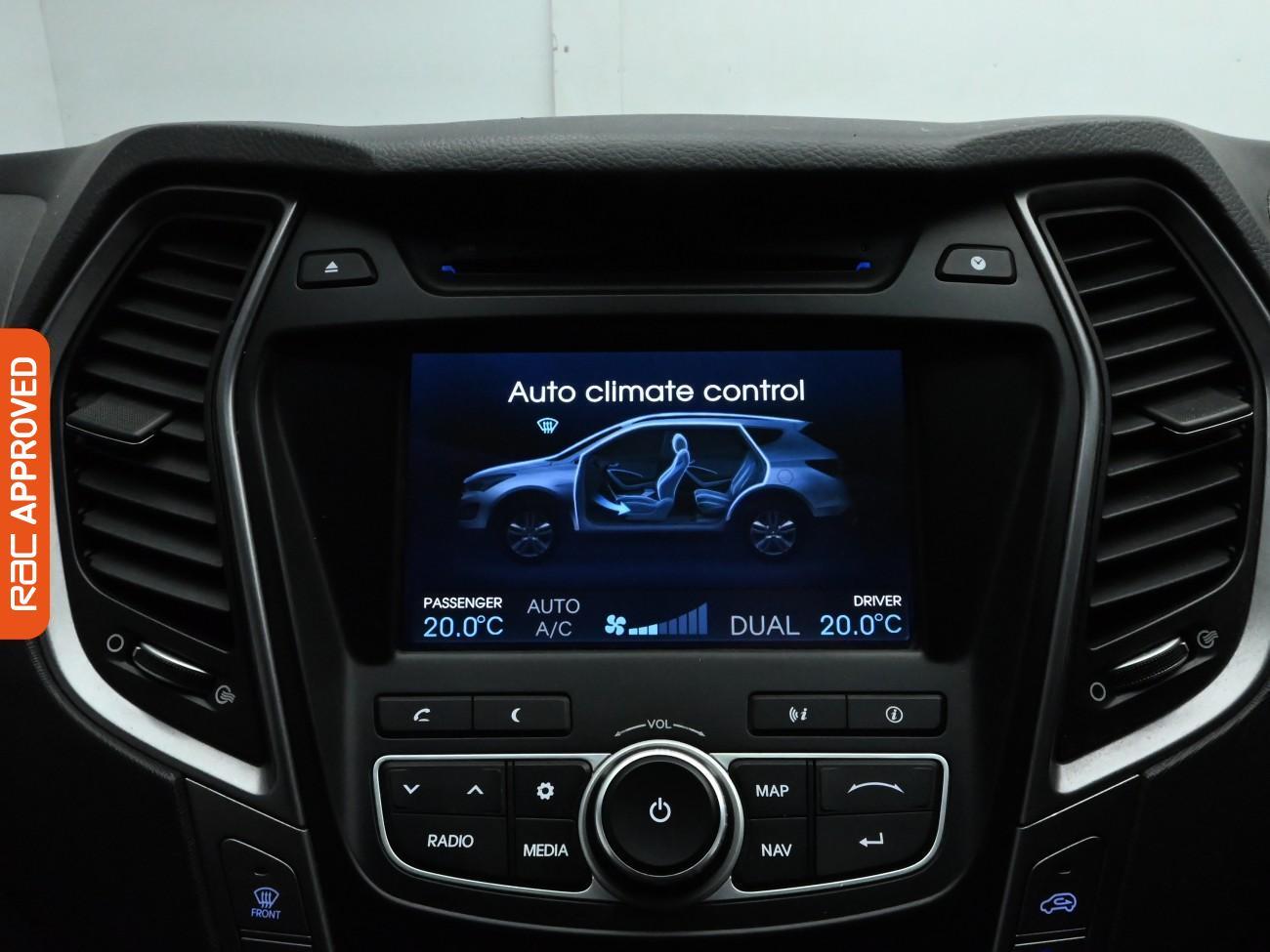 Used Hyundai Santa Fe 2015 for sale - 76662274: Photo 21