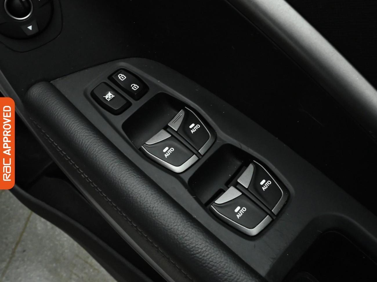 Used Hyundai Santa Fe 2015 for sale - 76662274: Photo 27