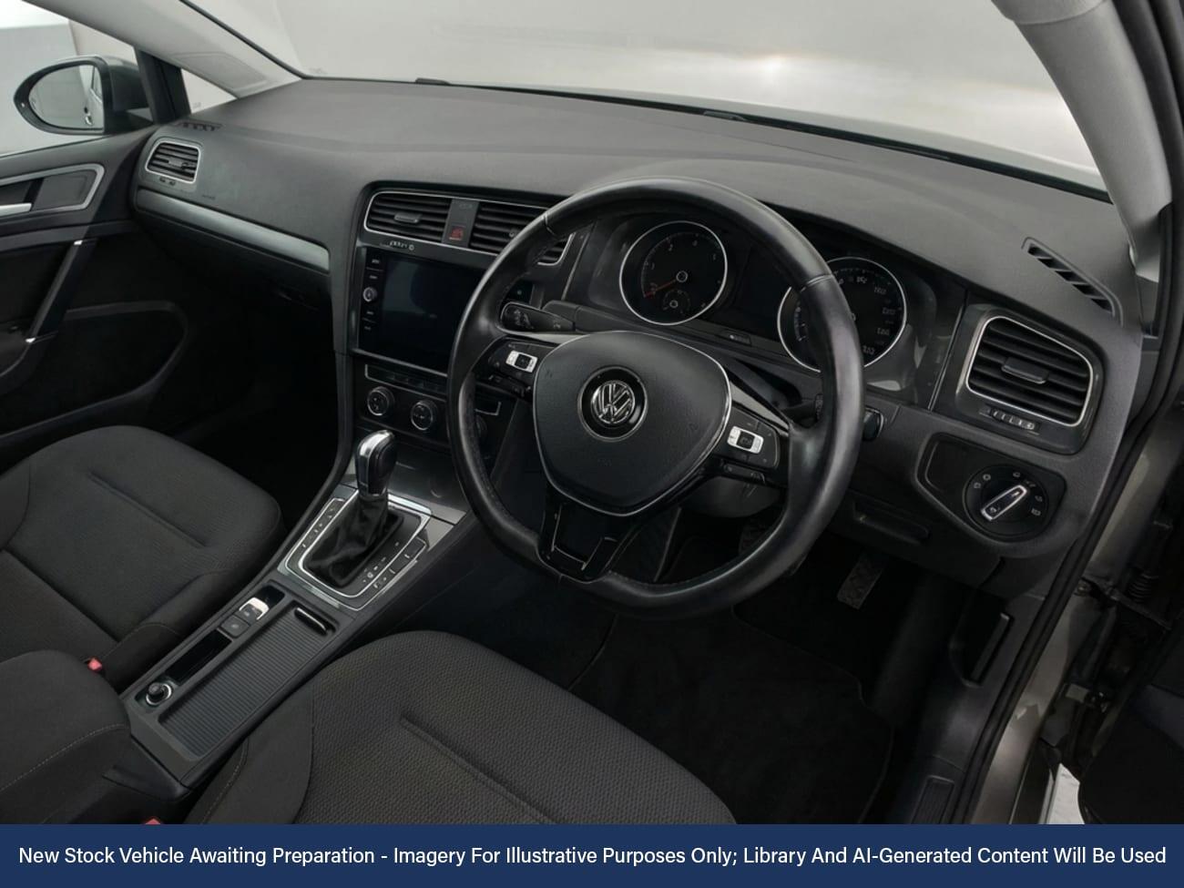Used Volkswagen Golf 2019 for sale - 77324044: Photo 3
