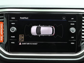 Used Volkswagen T-Roc 2020 for sale - 76919313: Photo