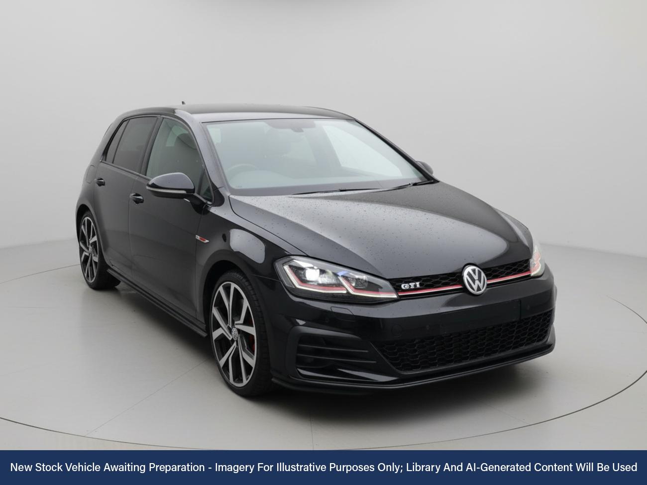Used Volkswagen Golf 2017 for sale - 76732567: Photo 1