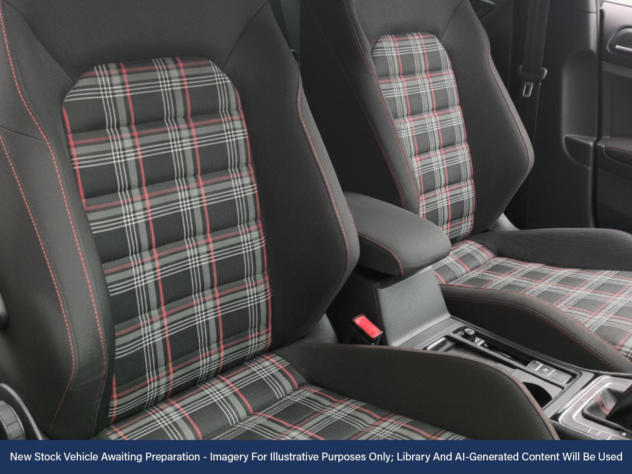 Used Volkswagen Golf 2017 for sale - 76732567: Photo 3