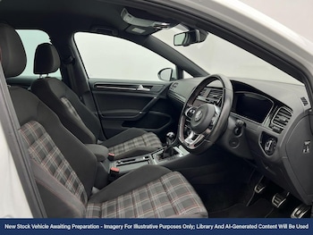 Used Volkswagen Golf 2017 for sale - 77779636: Photo