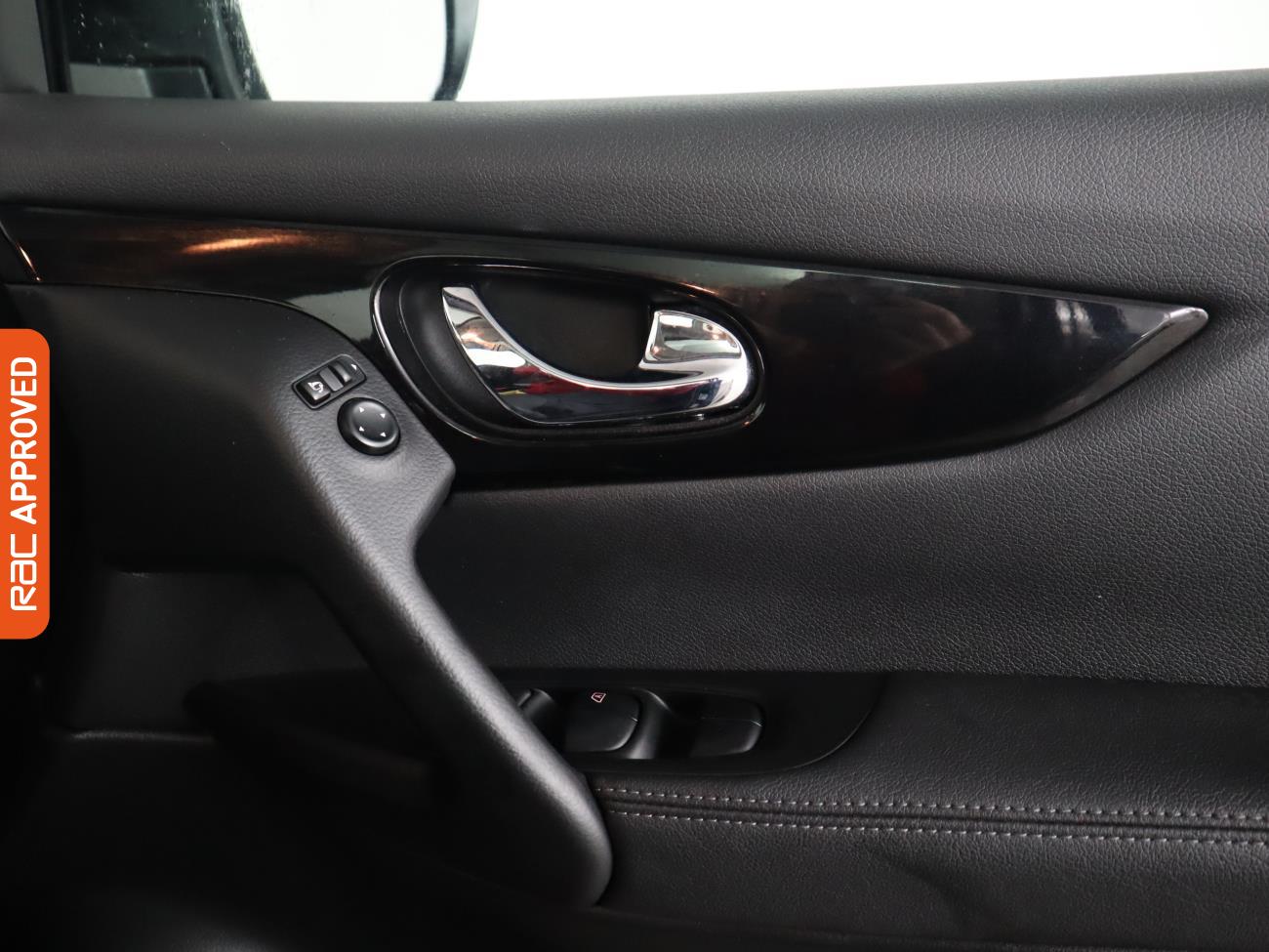 Used Nissan Qashqai 2016 for sale - 76088395: Photo 18