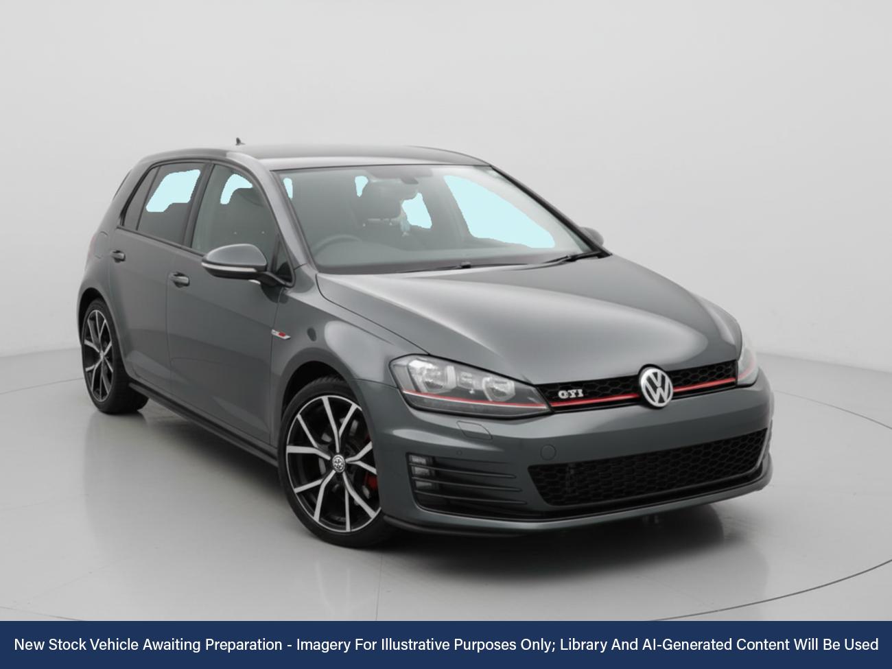 Used Volkswagen Golf 2017 for sale - 76541002: Photo 1