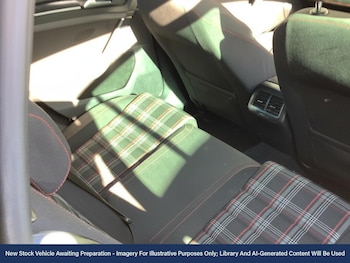 Used Volkswagen Golf 2017 for sale - 76541002: Photo