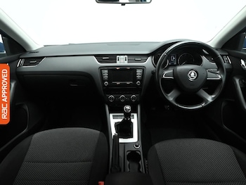 Used Skoda Octavia 2014 for sale - 76767769: Photo