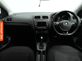 Used Volkswagen Polo 2017 for sale - 76718469: Photo