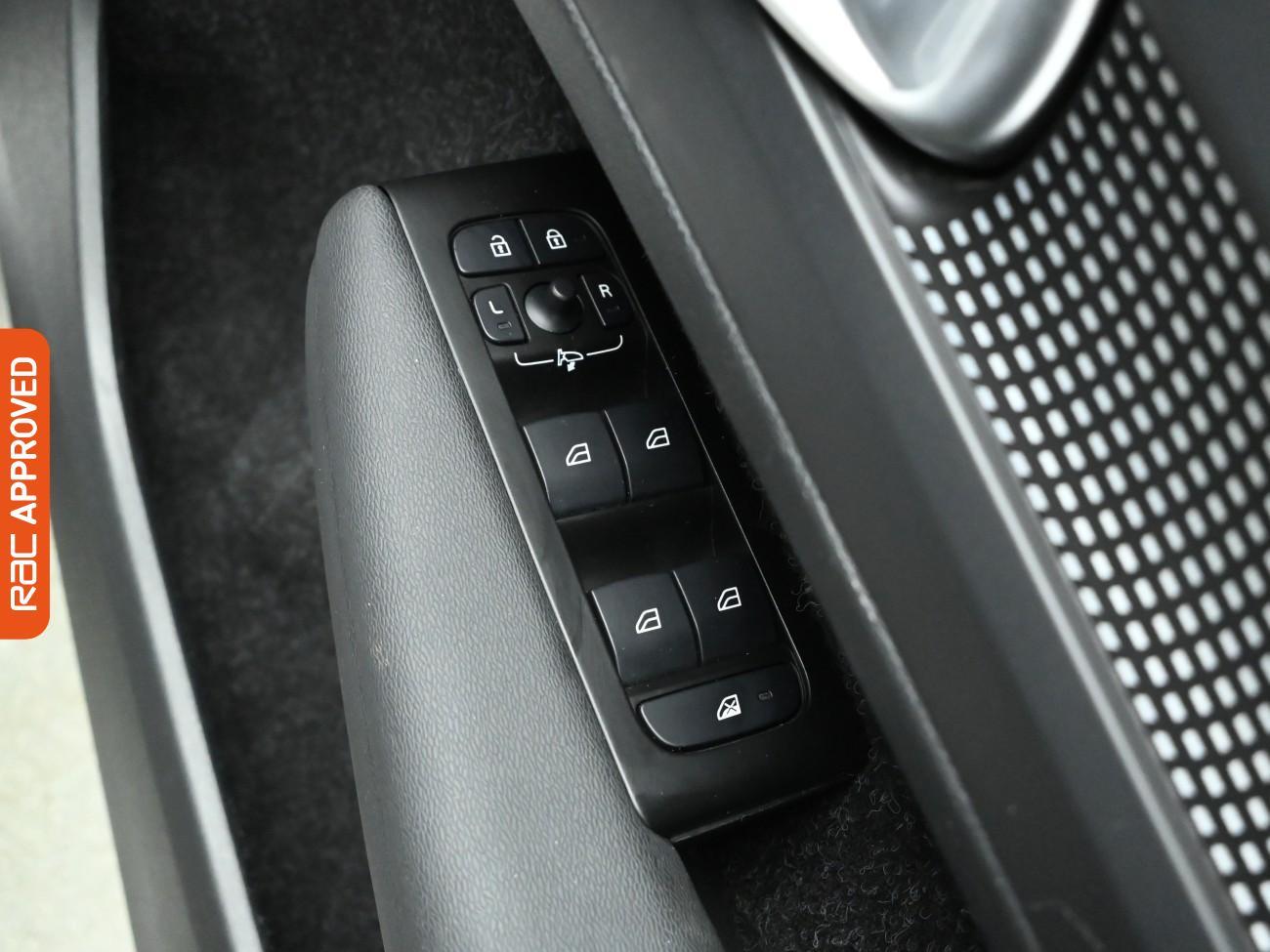 Used Volvo XC40 2021 for sale - 77080095: Photo 22