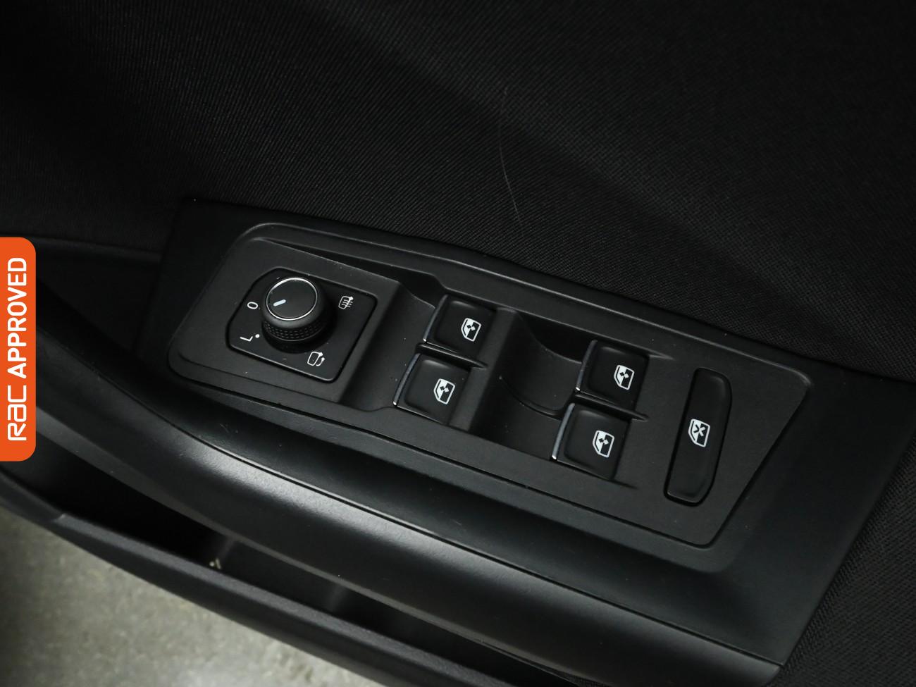 Used Volkswagen T-Roc 2021 for sale - 77106951: Photo 25