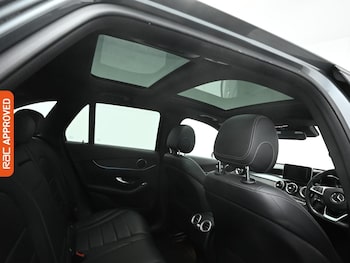 Used Mercedes-Benz GLC 2019 for sale - 77106927: Photo