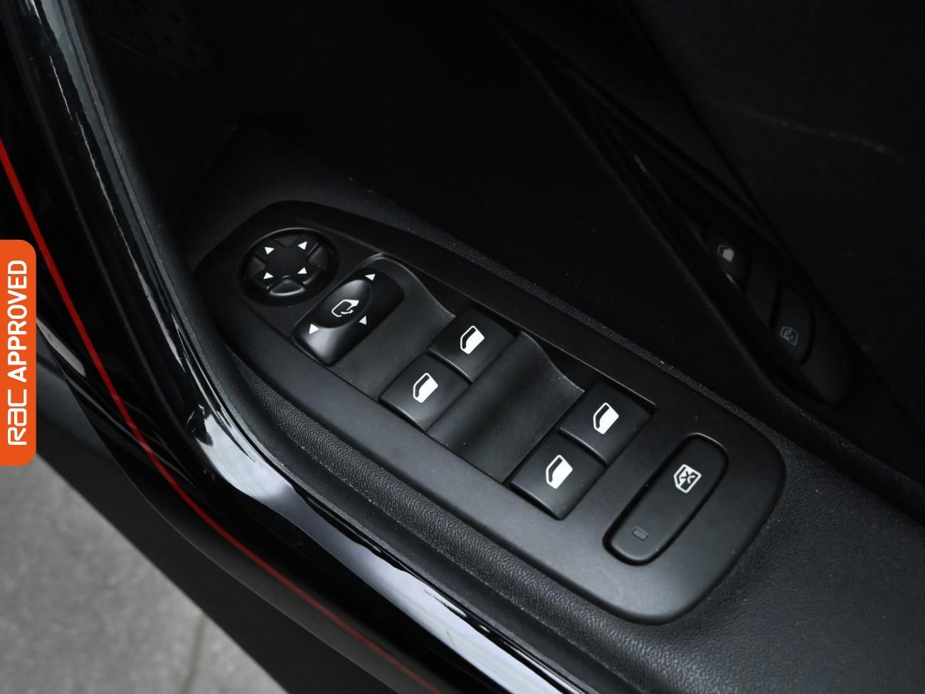 Used Peugeot 2008 2017 for sale - 76299951: Photo 26