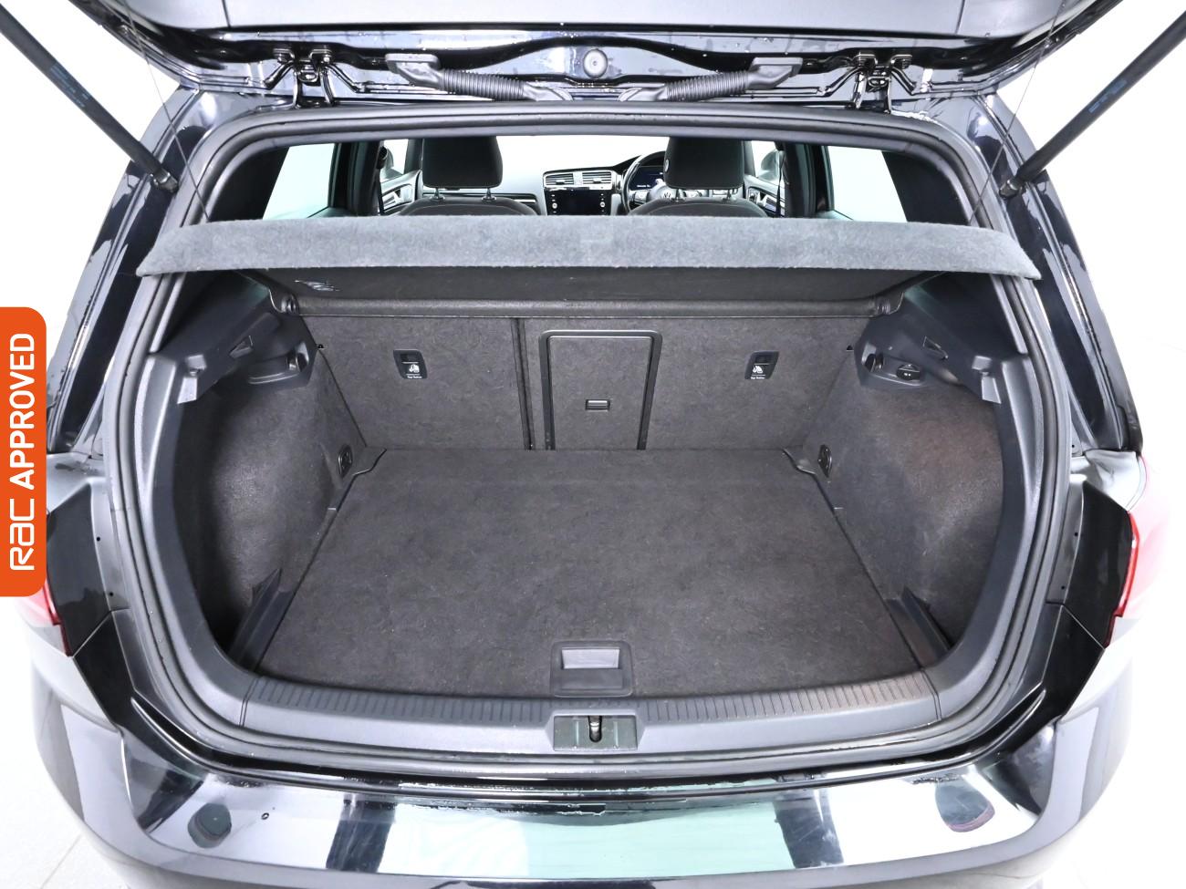 Used Volkswagen Golf 2018 for sale - 77935631: Photo 29