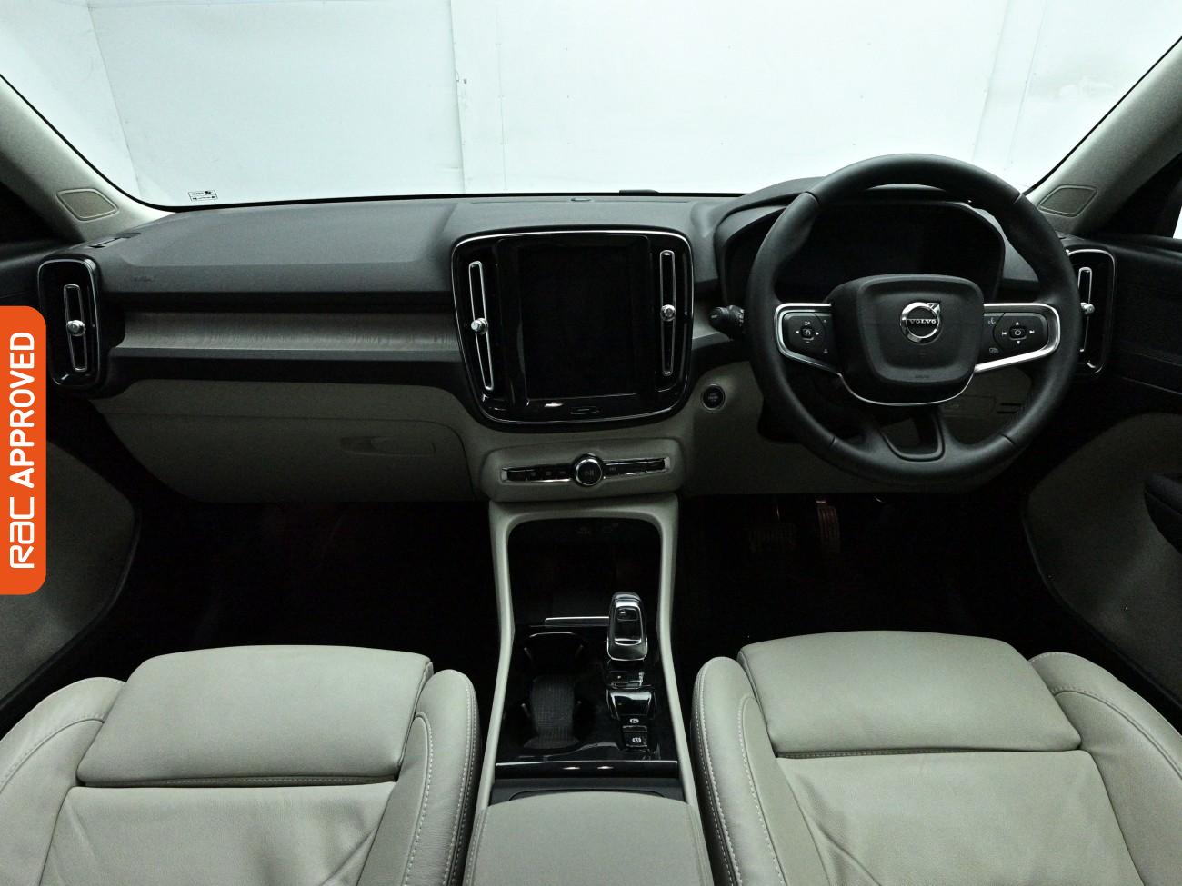 Used Volvo XC40 2023 for sale - 77928895: Photo 2