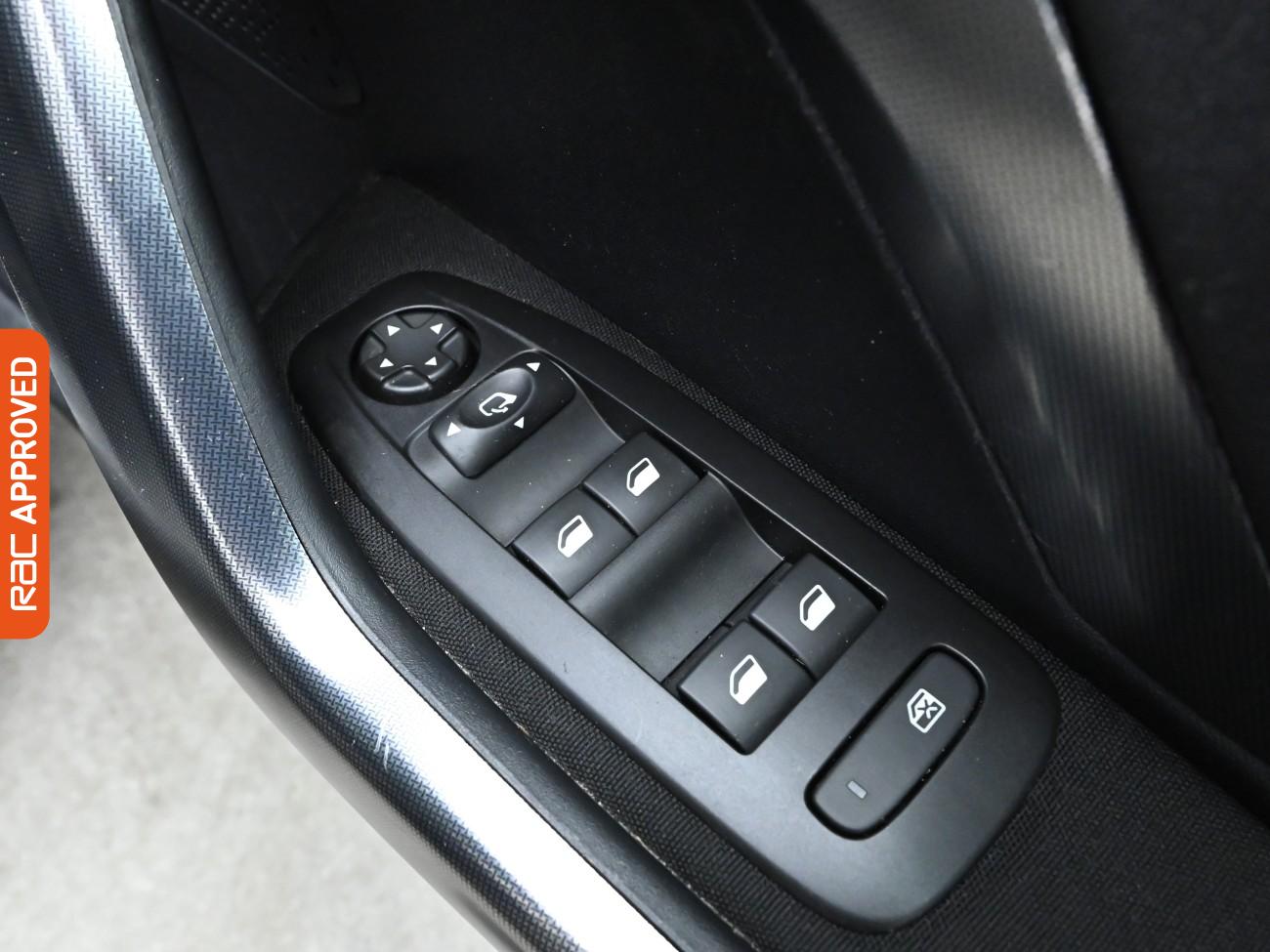 Used Peugeot 2008 2018 for sale - 77553373: Photo 25