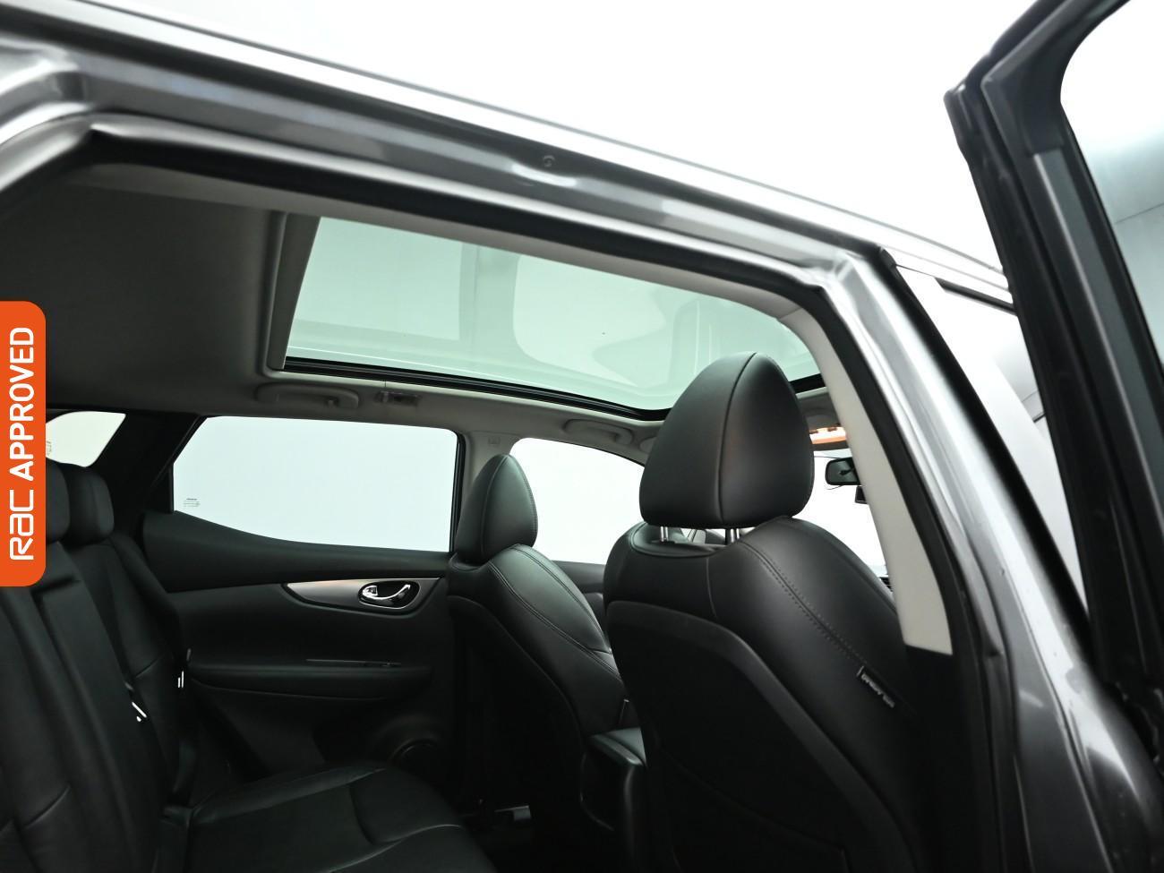 Used Nissan Qashqai 2018 for sale - 76863180: Photo 3