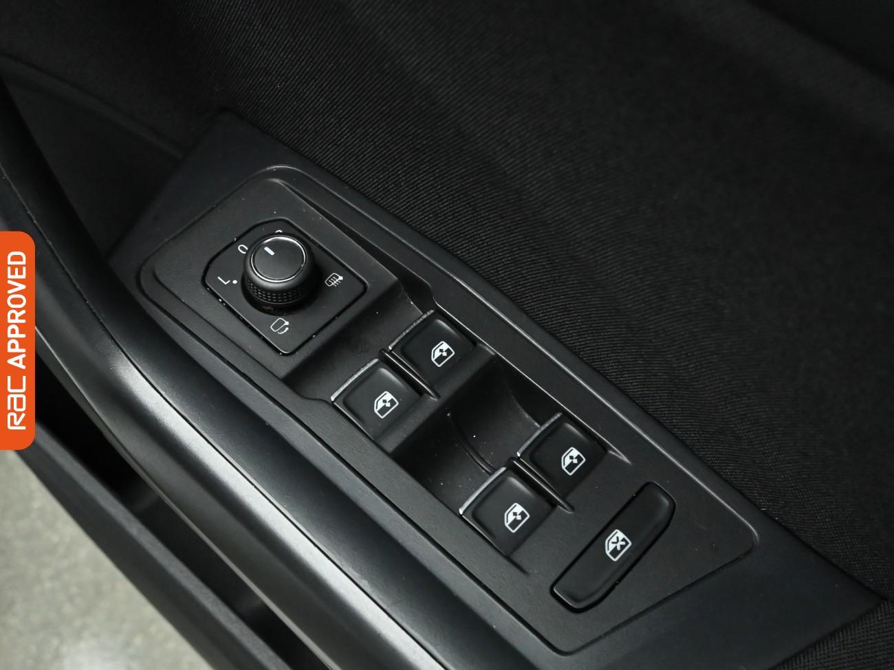 Used Volkswagen T-Roc 2021 for sale - 77703395: Photo 24