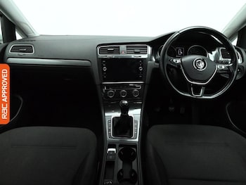 Used Volkswagen Golf 2018 for sale - 77890624: Photo