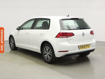 Used Volkswagen Golf 2018 for sale - 77890624: Photo