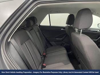 Used Volkswagen T-Roc 2021 for sale - 78894003: Photo
