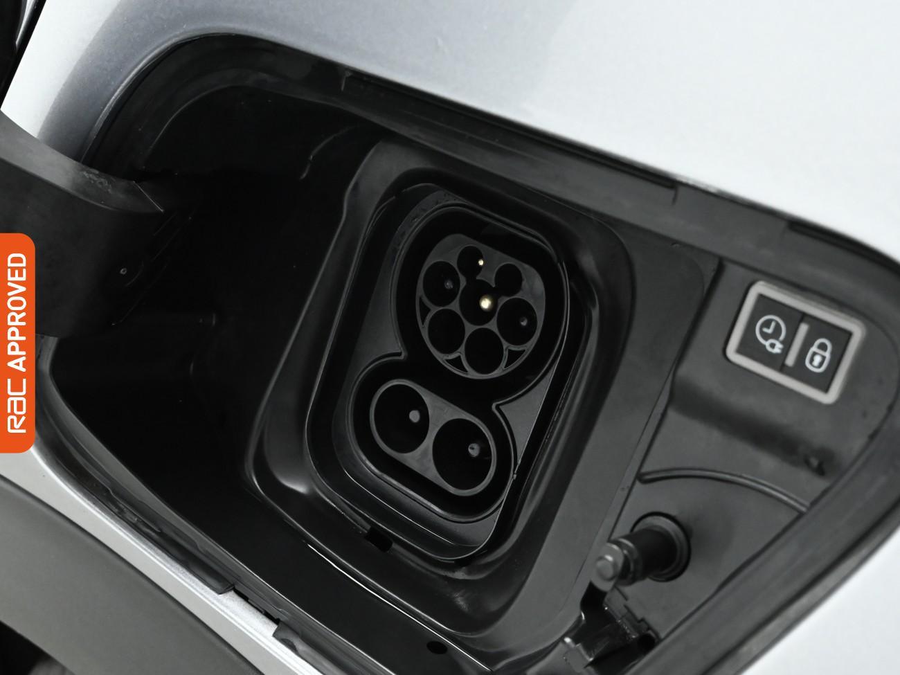 Used Peugeot E-2008 2021 for sale - 76650502: Photo 17