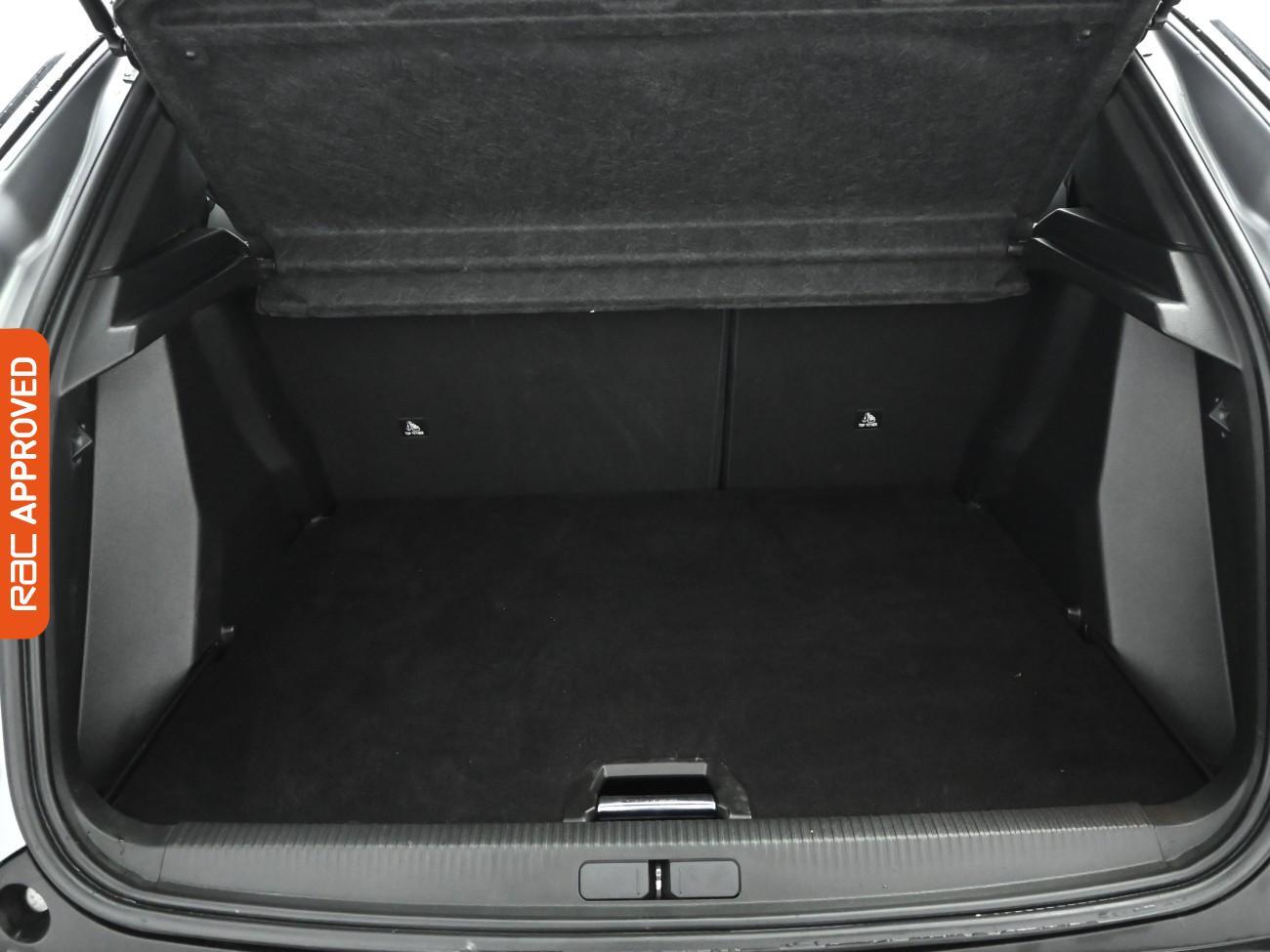 Used Peugeot E-2008 2021 for sale - 76650502: Photo 29