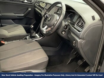 Used Volkswagen T-Roc 2021 for sale - 78433271: Photo