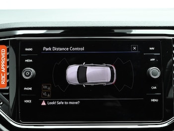 Used Volkswagen T-Roc 2021 for sale - 77557438: Photo