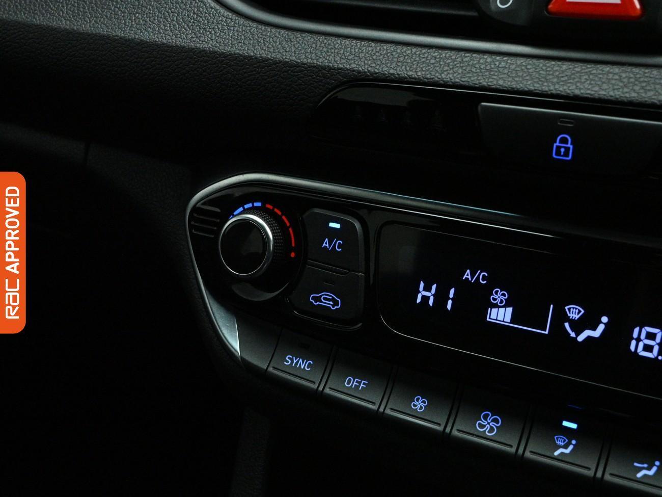 Used Hyundai i30 2018 for sale - 77463241: Photo 15