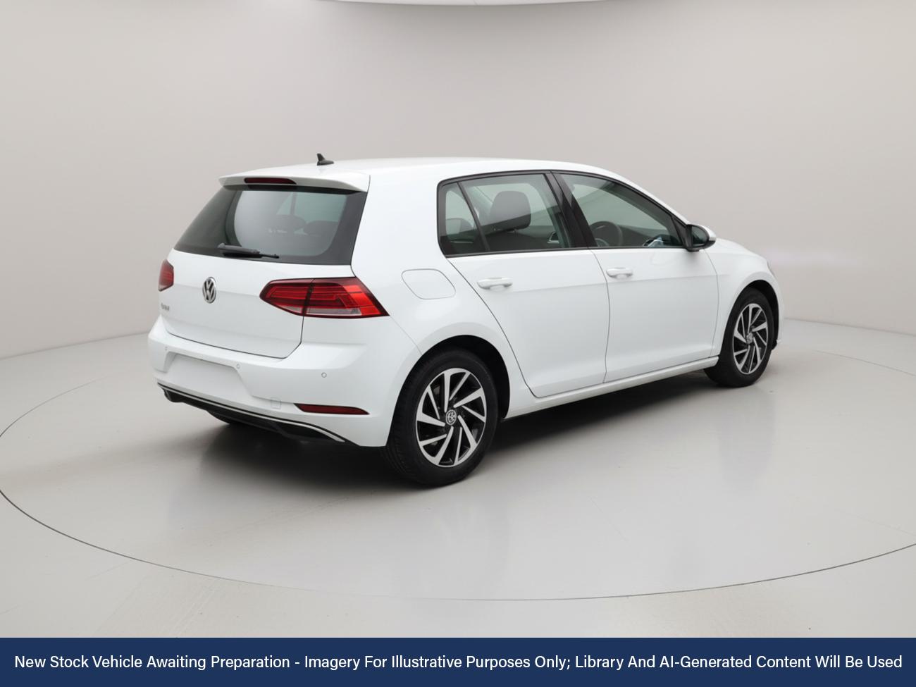Used Volkswagen Golf 2019 for sale - 76641900: Photo 2