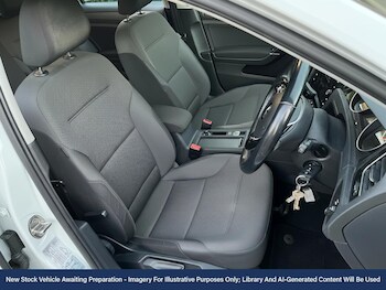 Used Volkswagen Golf 2019 for sale - 76641900: Photo