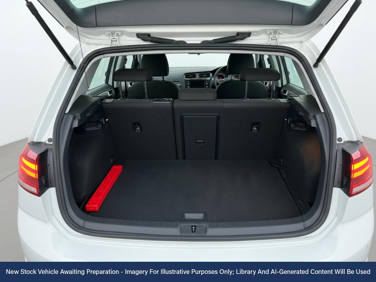 Used Volkswagen Golf 2019 for sale - 76641900: Photo 7