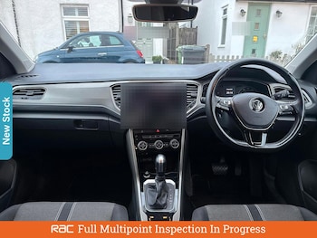 Used Volkswagen T-Roc 2020 for sale - 75504405: Photo
